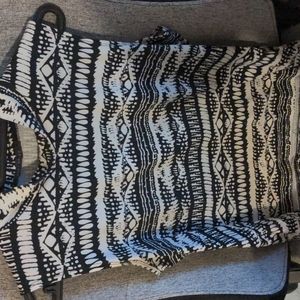 Medium size black and white bohemian blouse from Suzy shier